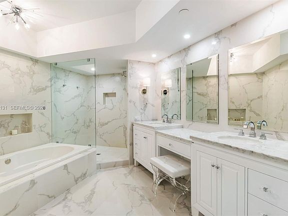 5th image of 20191 E Country Club Dr #Townhouse 7