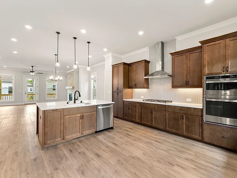 114 Stonehouse Dr — Photo 38