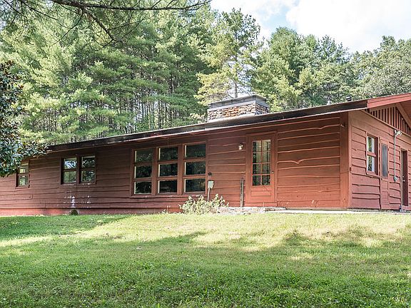 2nd image of 807 Camp Fincastle Ln