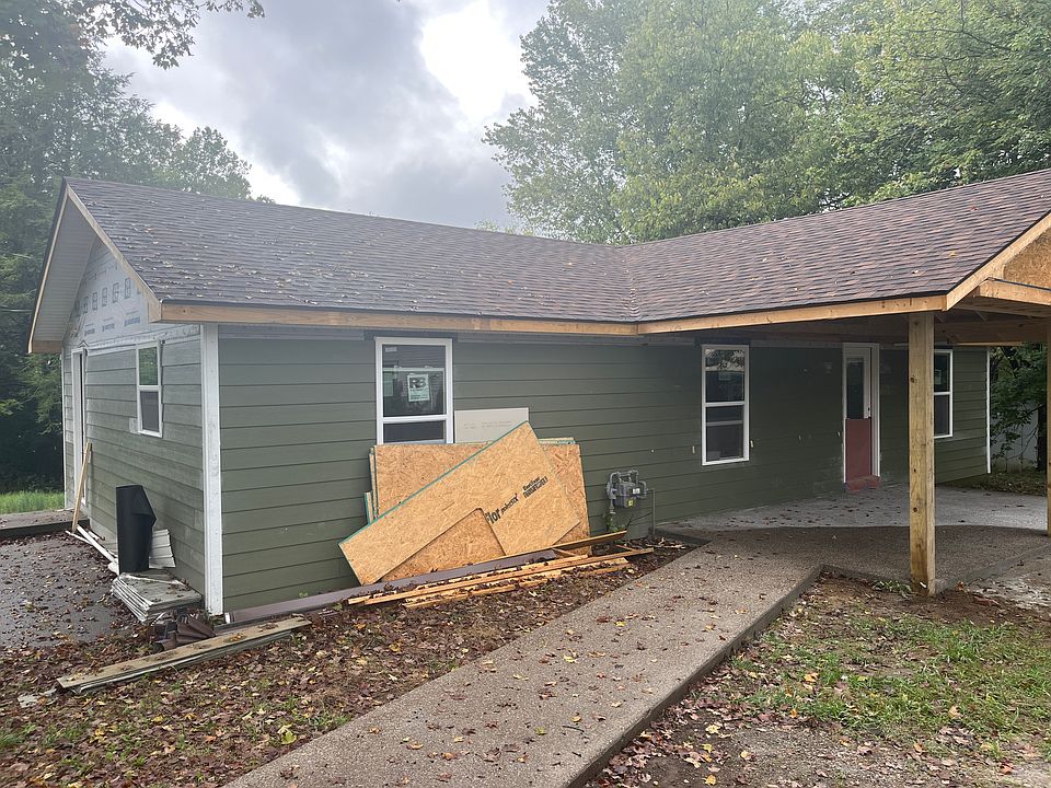 2nd image of 1725 Allen St