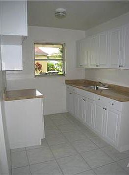 2nd image of 1415 SW 3rd Ave APT 3