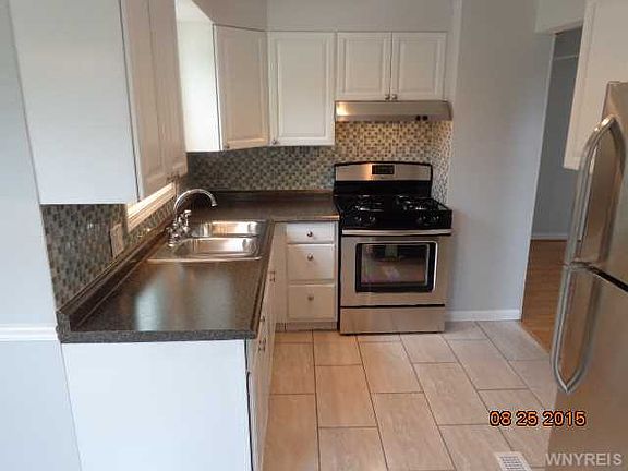 4th image of 94 Lyndale Ct