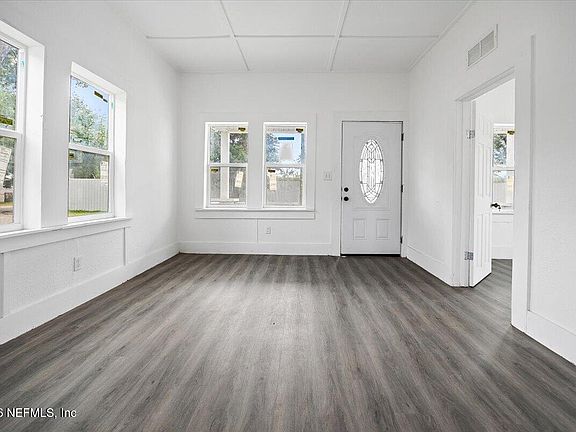 3rd image of 3116 THELMA Street