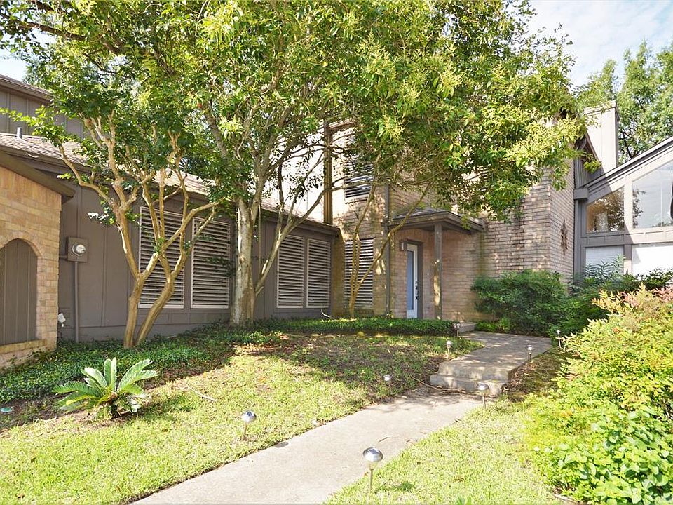 1st image of 18126 Lakeside Ln