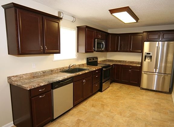 3rd image of 115 Raymond Dr