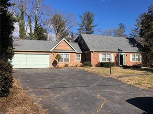 1648 Greenhill Rd, Mount Airy, NC 27030