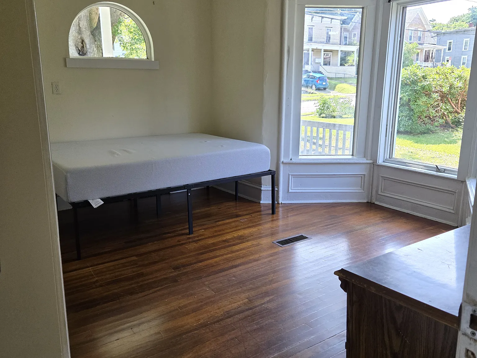 3 bed, 1410 sqft, $2,700 — Photo 4