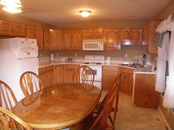 Dining Room/ Kitchen!