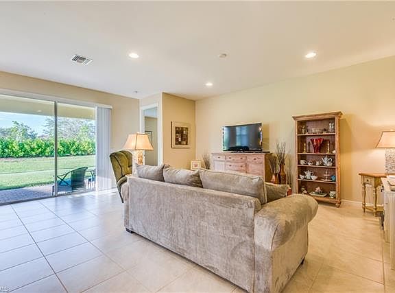 3rd image of 3183 Amadora Cir
