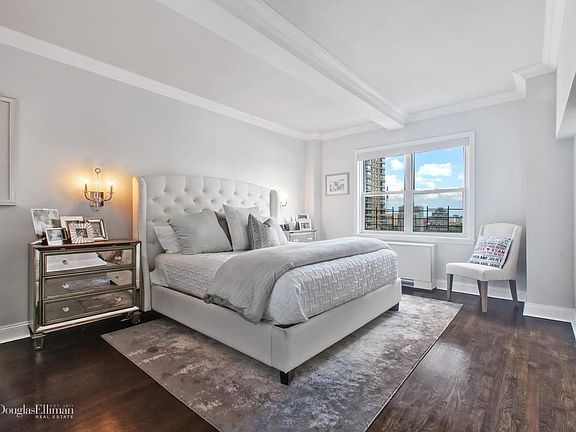 4th image of 440 E 62nd St APT 17D