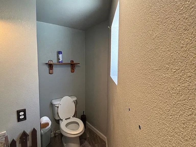 13633 Summit Valley Rd — Photo 27