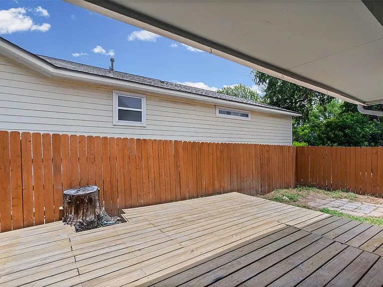 1504 Bridgeway Dr #B — Photo 10