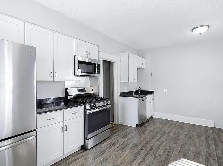 3433 Aldrich Ave S — Photo 4