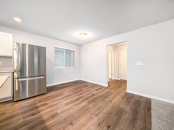 5th image of 1027 Maple Ave
