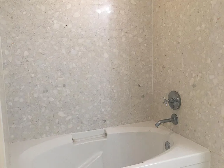 185 SW 7th St #1708 — Photo 4