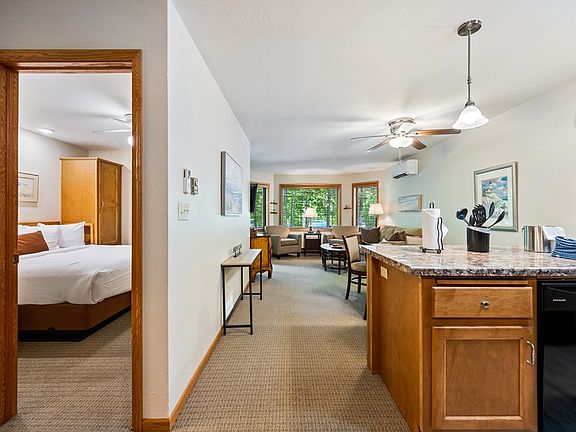 3rd image of 4955 Landmark Cir #4109