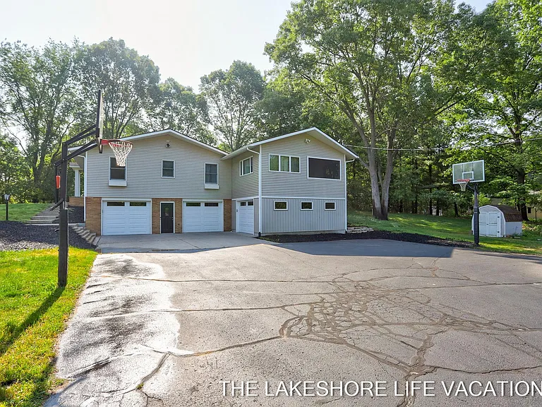 3892 Lakeridge Dr — Photo 36