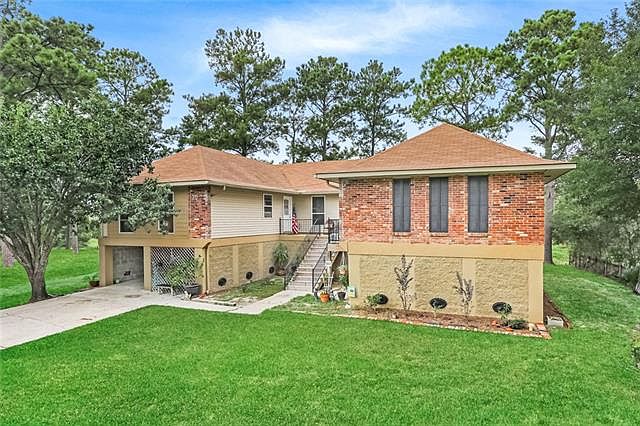 1st image of 3001 N Palm Dr
