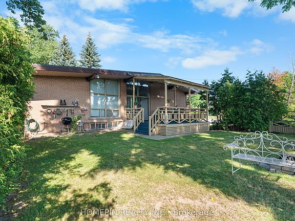 3rd image of 25 Grovetree Rd