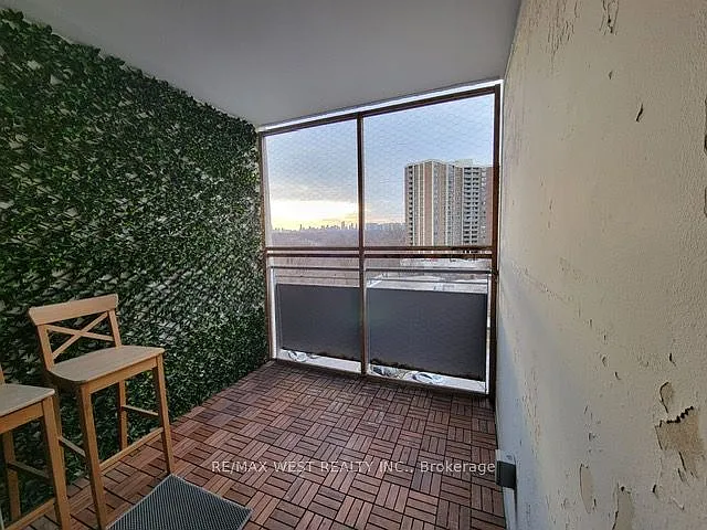 60 Pavane Linkway #812 — Photo 12