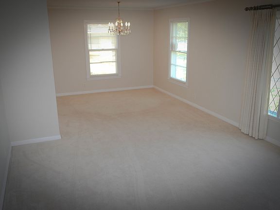 4th image of 2208 Lake Air Dr