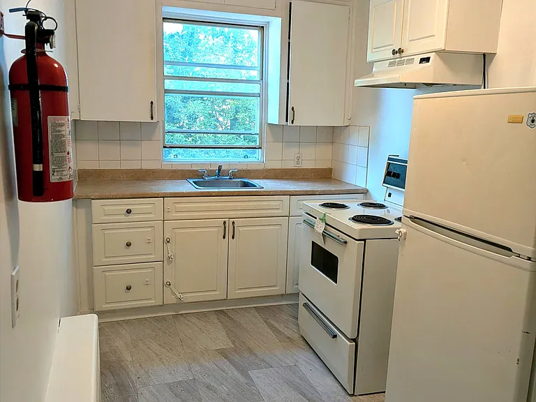 60 Richmond Ave #2 — Photo 4