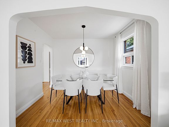 5th image of 28 Aldgate Ave