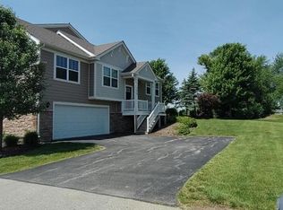 172 Goldenrod Dr, Elgin, IL 60124