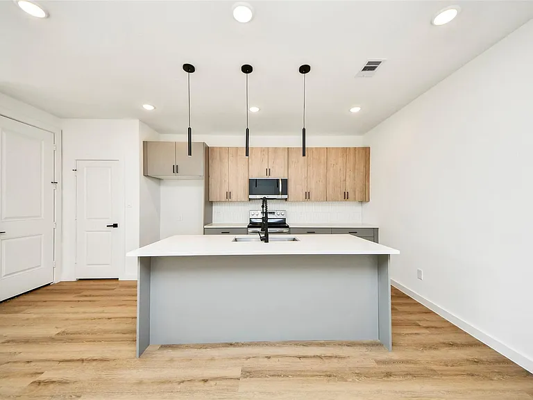 5201 Fairchild St #B — Photo 9