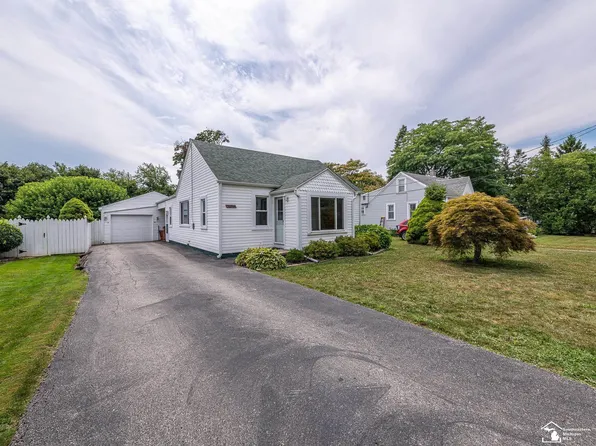 6243 Dallas St, Monroe, MI 48161
