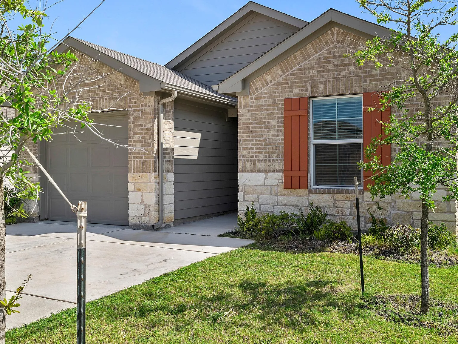 4 bed, 1502 sqft, $2,100 — Photo 4