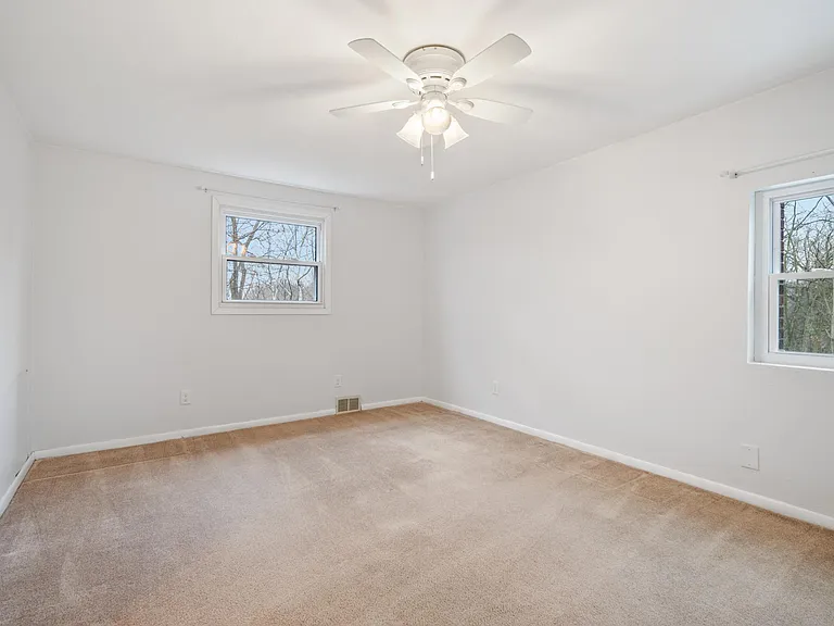 250 Clifford Ave — Photo 11