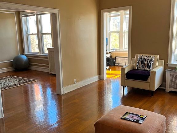 5th image of 7008 S Paxton Ave #3