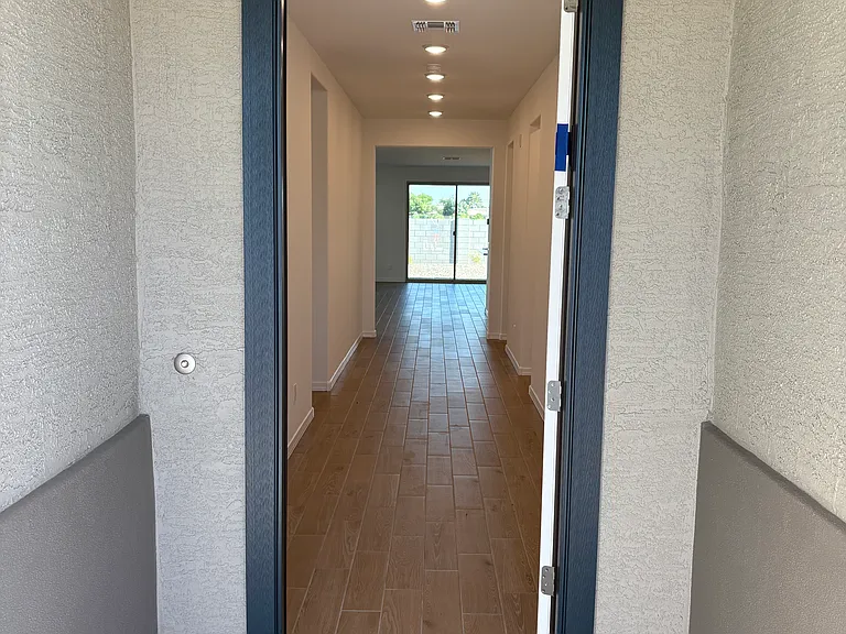 675 W Riparian Dr — Photo 30