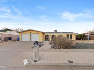 11313 Tom Ulozas Dr, El Paso, TX 79936