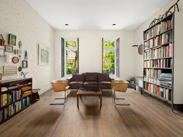 238 East 72nd Street image 3 of 15