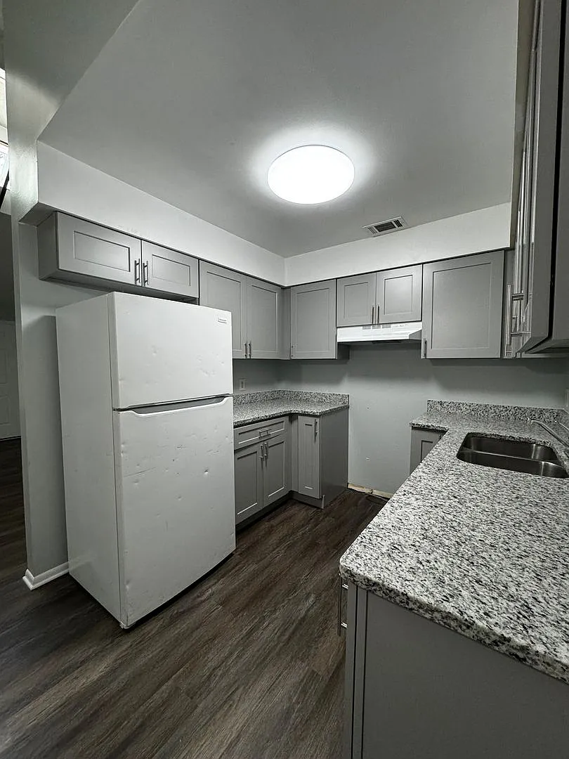 4730 Lake Ridge Rd - 2ba 2bd - Available October 2026. — Photo 4