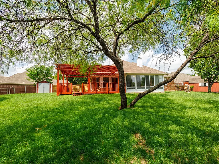 7708 Chandler Ct — Photo 3