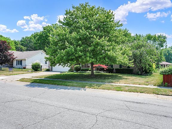2nd image of 7527 Broadview Dr