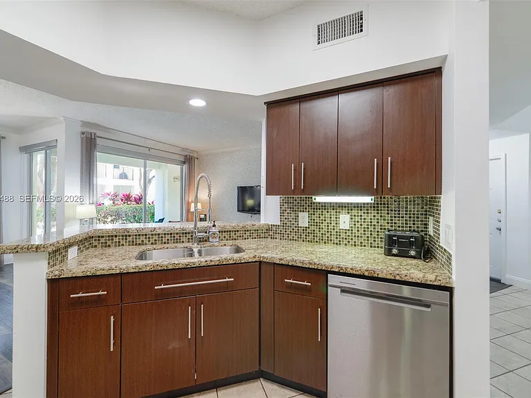 3245 NE 184th St #13101 — Photo 12
