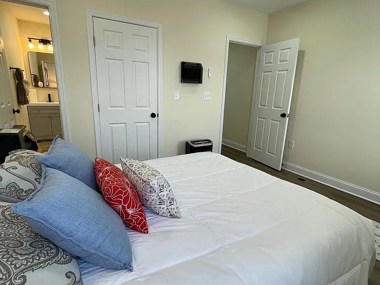 1516 N Patterson Park Ave — Photo 24
