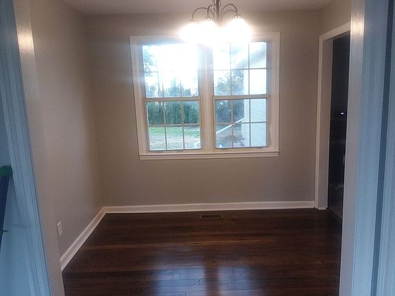 3rd image of 4345 Deering St