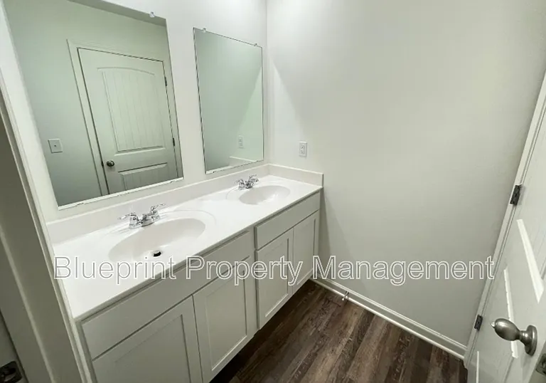 229 Chelsea Park Cir — Photo 7