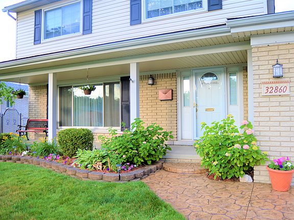 2nd image of 32860 Cambridge Dr