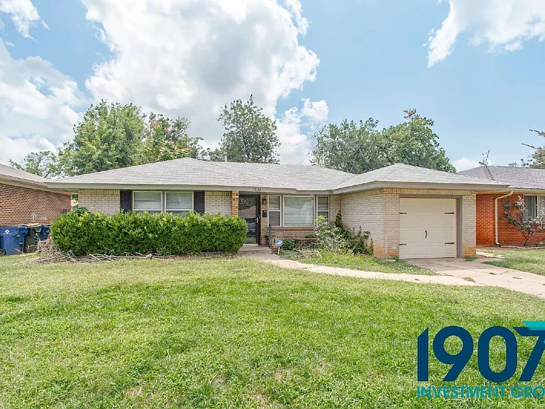 1832 Brighton Ave — Photo 2