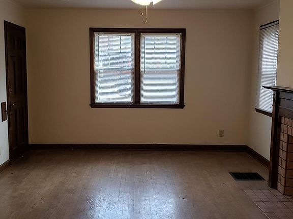3rd image of 3145 Indianola Ave APT A