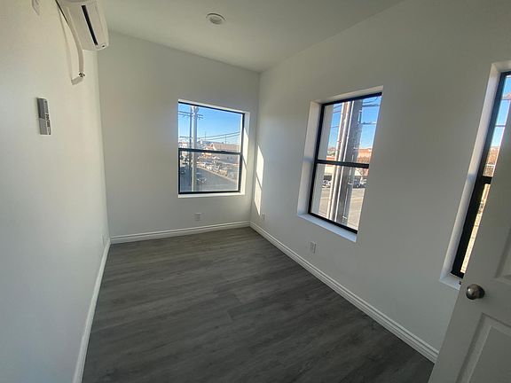4th image of 4502 S Broadway #5