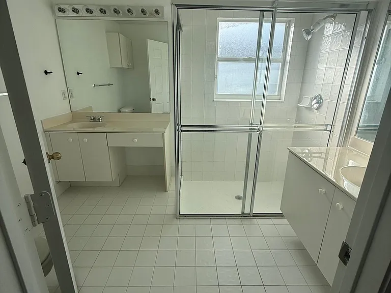 100 Cocoplum Cir — Photo 13