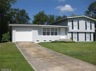 3907 Emerson St, Pascagoula, MS 39581