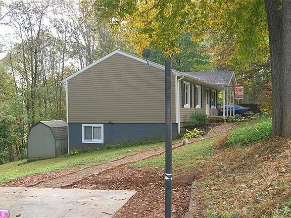 5th image of 104 Oak Knob Dr